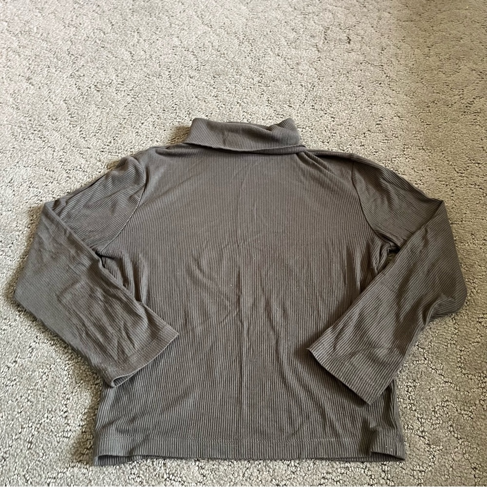 EUC Women’s Forever 21 Ribbed Long Sleeve Turtle Neck size Small in Green